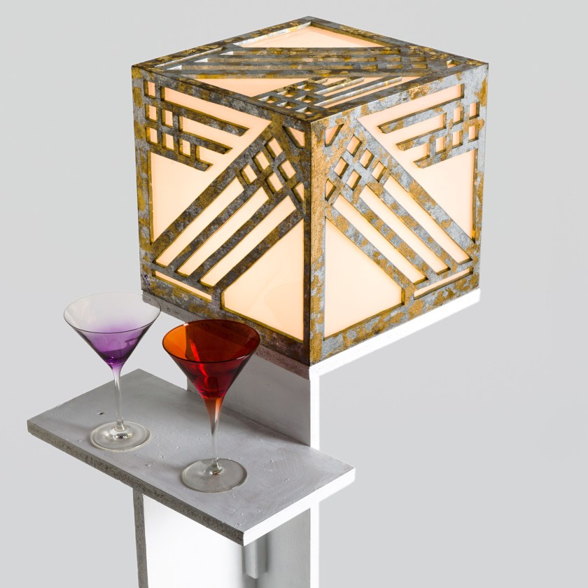 Lampe de table ou de sol.